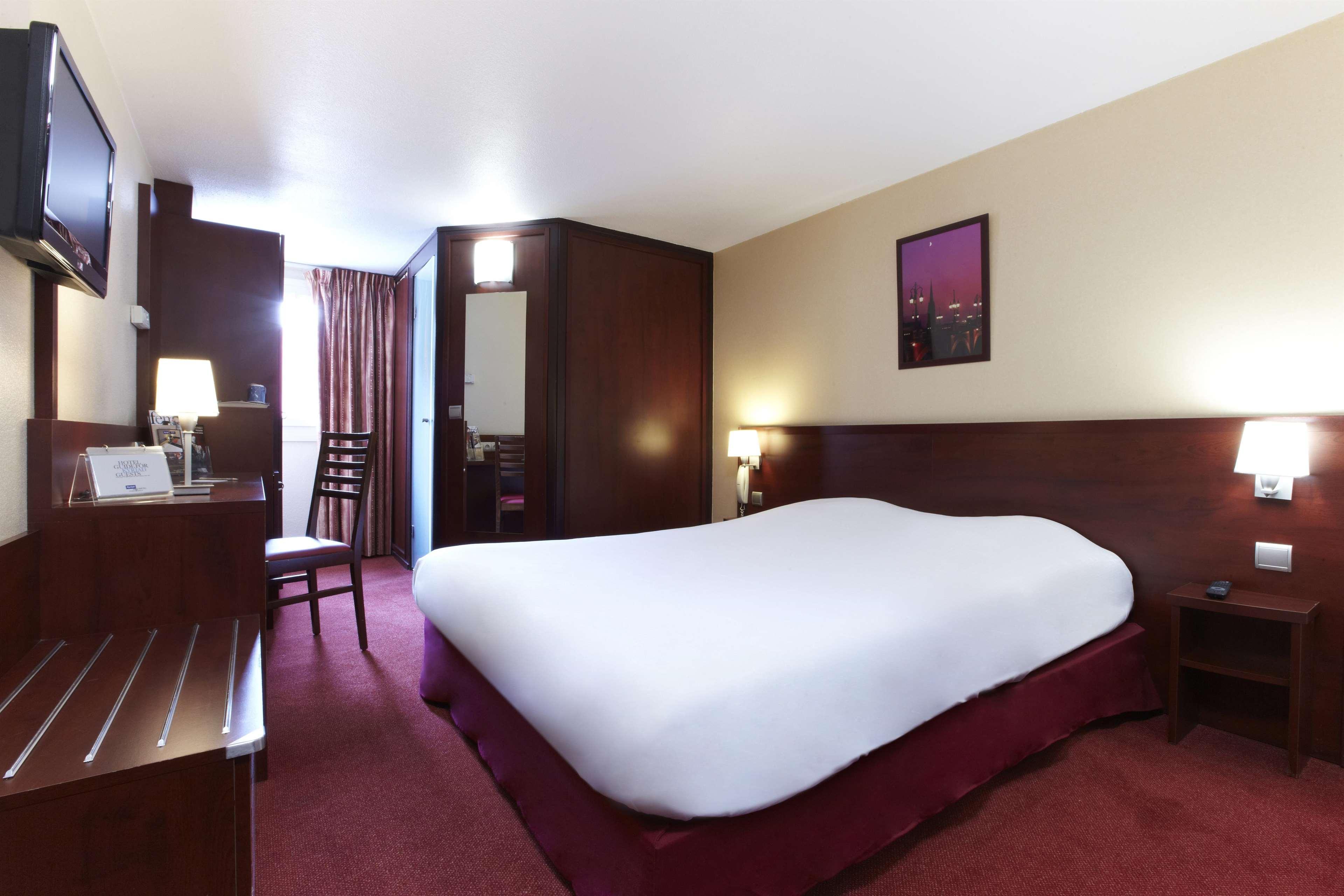 Kyriad Bordeaux Lormont Exterior foto