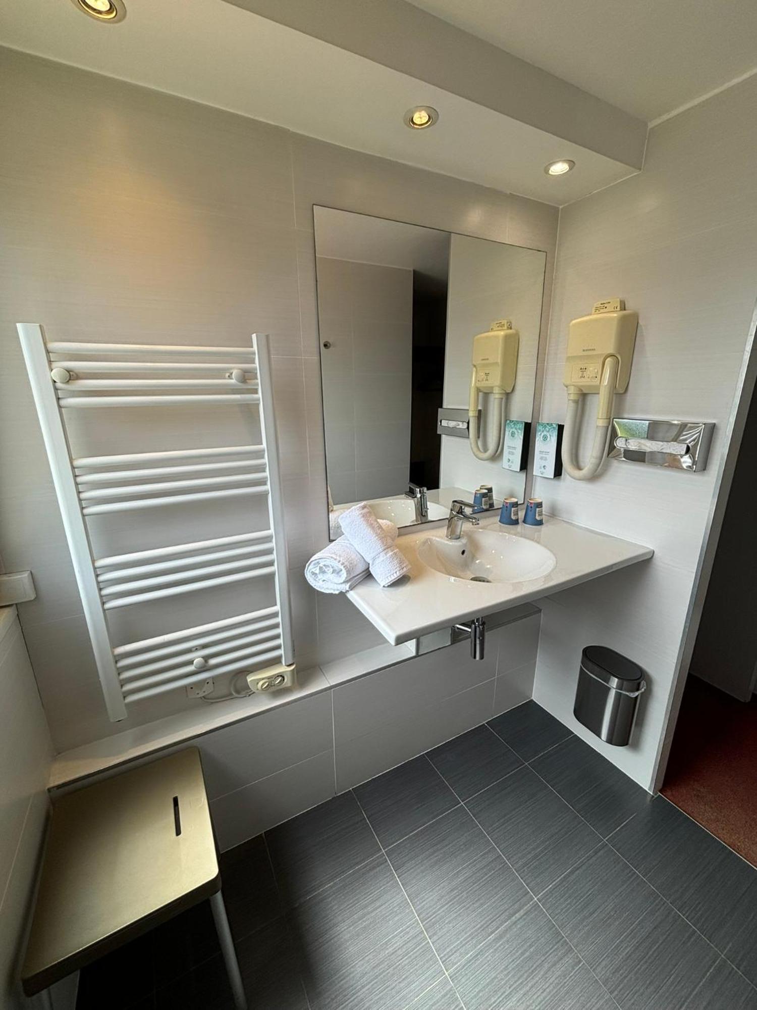 Kyriad Bordeaux Lormont Exterior foto