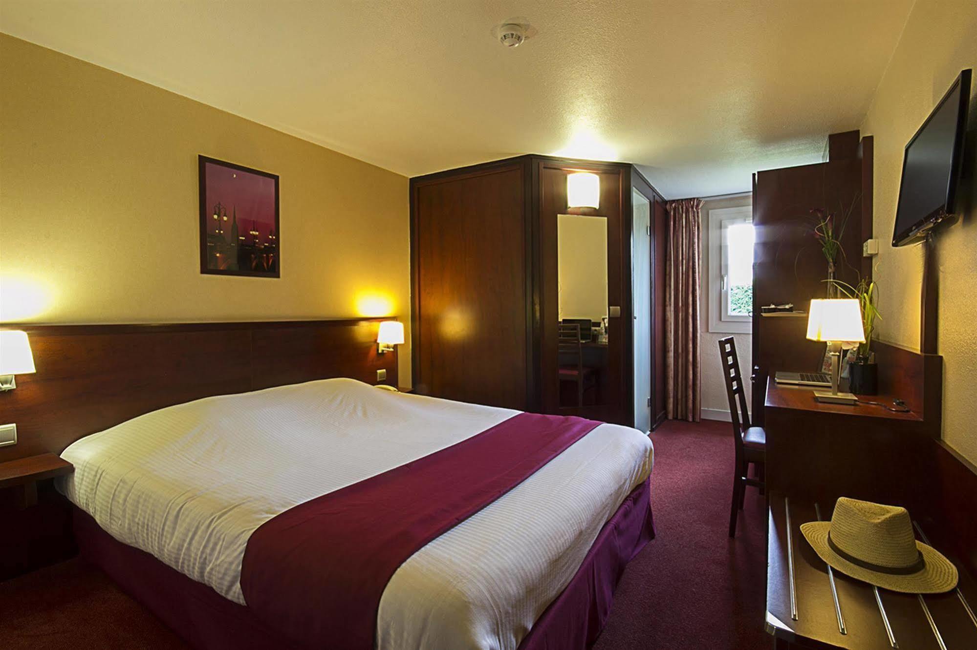Kyriad Bordeaux Lormont Exterior foto